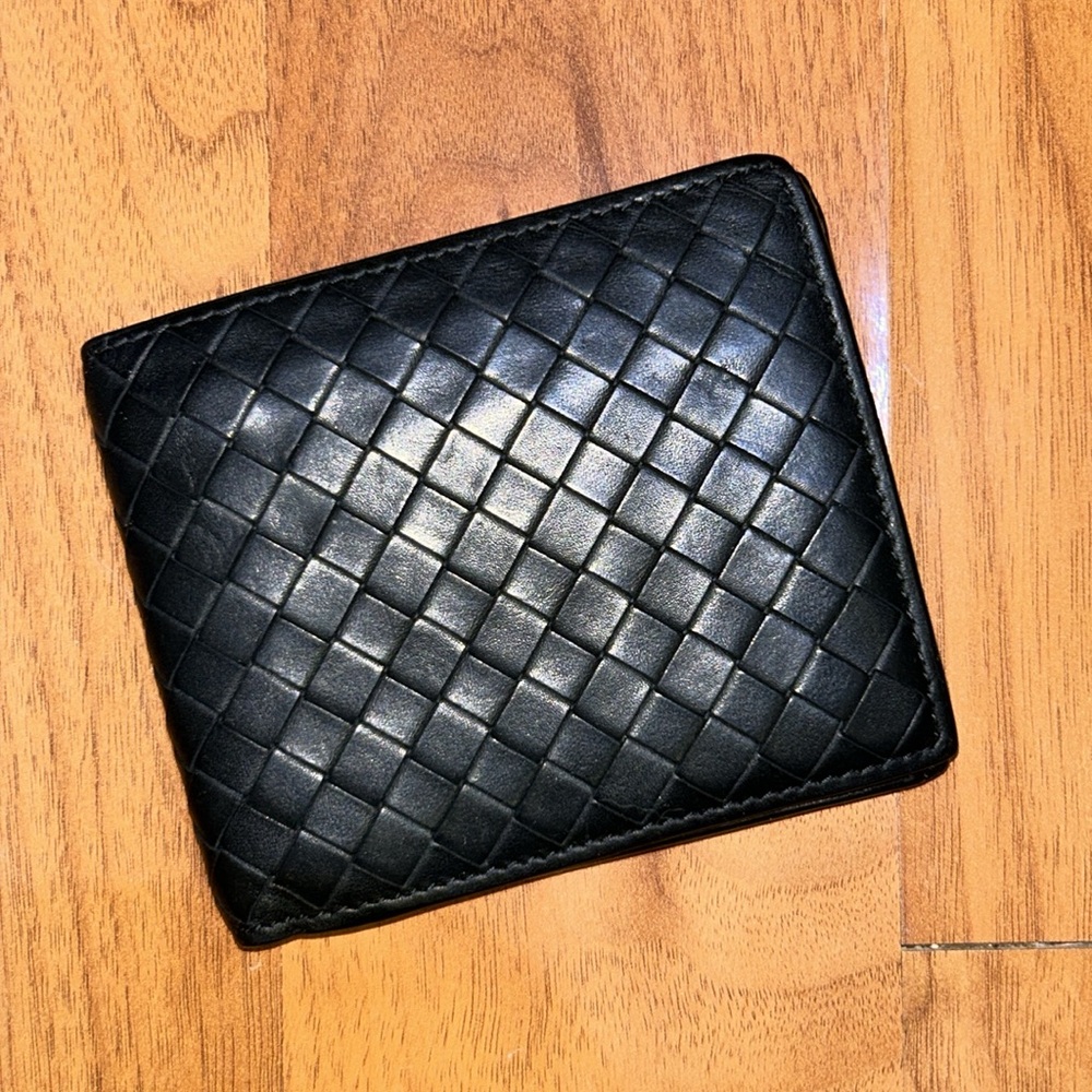 Authentic Bottega Veneta Intrecciato Leather Bifold Wallet